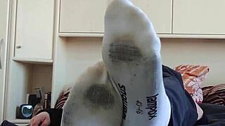 loving my white sneaker socks on feet