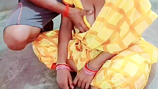 Does the desi bhabhi lick pussy for her devar bangali?