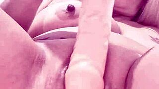 Join me and plunge into this hungry spot, I love the splash.