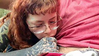 Oral sex in dad's car with tattooed slut 😈