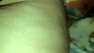 Indijska učiteljica seksa s študentom na prostem