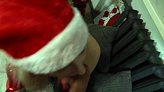 laura horny in christmas pantyhose, gives blowjob gift