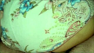 I’m banging my stepmom raw with no condom