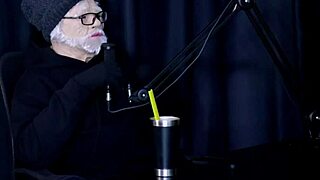 Why won't Kidi Bengala record with exhibitionist Flor de Damiana?