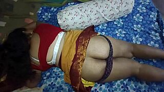 Desi housewife in petticott gets wild and enjoyed hard! Hot!