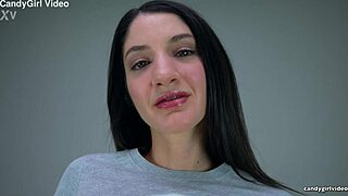 arielle lane puts them on the glass in this 4k close-up