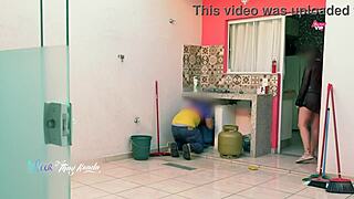 Hot Wife Thai Ksada Flashes Delivery Boy After Shower