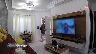 Hot Wife Thai Ksada Flashes Delivery Boy After Shower