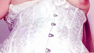 madrastra mexicana latina muy puta de cameltoe gigante se masturba para su hijastro con su vagina marcada