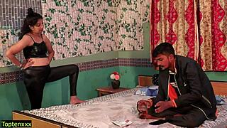 Nevinná vesnická žena zkoumá moderní intimity v hindském videu