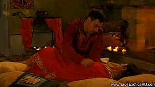 インド人カップルがエキゾチックなマッサージ技でエロティックな愛をマスター