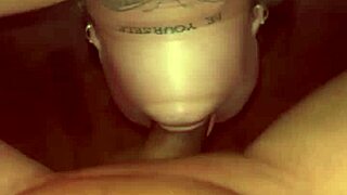 garganta profunda con rica acabada en la boca de hermosa rubia amateur