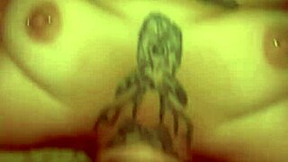 garganta profunda con rica acabada en la boca de hermosa rubia amateur