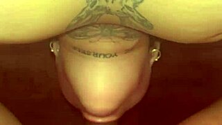 garganta profunda con rica acabada en la boca de hermosa rubia amateur