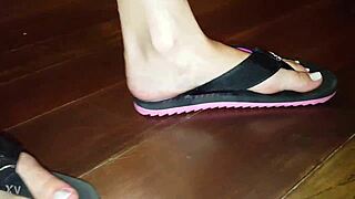 i luh giving footjobs with my sexy feet