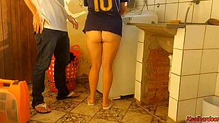 Married housewife fucks washing machine technician