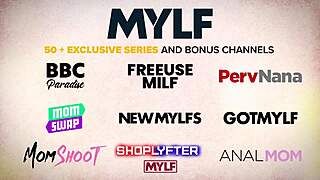 Hell yeah, frozen housewife Charli Phoenix gets banged and creampied!