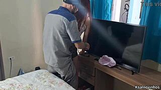 Manutencista and Naughty Housewife Flash Their Wild Side