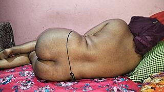 mom muslim lawat kedai urut, tukang urut rindu aksi seks mentah