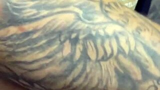 djrafa tests sofa and grades tattooed guy 😏