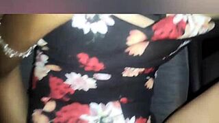 ay que caliente por la calle subo al carro de mi novio pero me toco sola y lo dejo con las ganas de cogerme real 100 en per� callejero al m�ximo