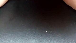 moglie incinta si eccita e sborra come una troia