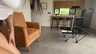 De Visita Y De Una Buena Cogida Con Big Tits Outdoors