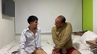 Sexnews discapacitado con buena verga culiando a chico joven