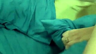 Hermosa joven de 18 años recien cumplidos le encanta chupar verga en misionero