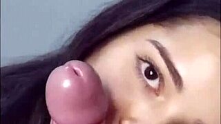 Novinha Gives Deep Sloppy Blowjob and Swallows Cum