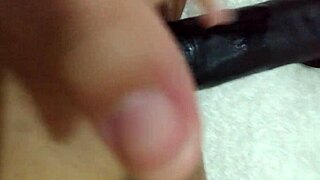 Esposa brincando com consolo
