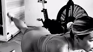 Creeper msacs leads an intense workout session