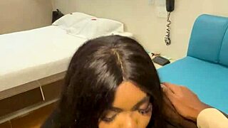 The Colombian woman asks for a house and pays with her hot pussy