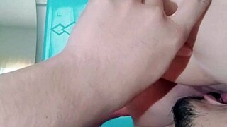 Licking housewife's pussy in empty house