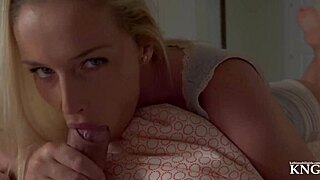 Blowing your morning wood with this blonde milf 😘