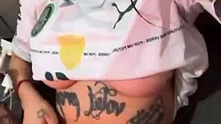 Damn, palmeirense safada showing off her wet pussy with pride