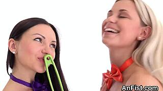 i can't believe these spicy lesbians fist tight holes