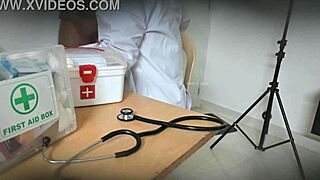 Doctor sneaks a wild blowjob to patient in clinic