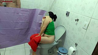 Madrasta spies on stepson through bathroom curtain