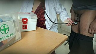 Doctor sneaks a wild blowjob to patient in clinic