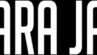 sara jay fingers her massive pussy