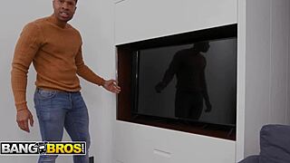 Lucy Mendez Twerks Her Juicy Ass and Takes a Monster Cock Deep