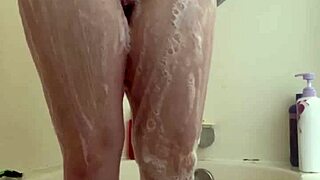 ivy19921 bathes suggestively in the shower