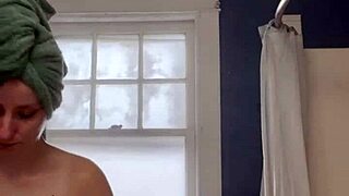 ivy19921 bathes suggestively in the shower