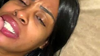 transei gostoso com essa pretona gostosa, face fucking her ass