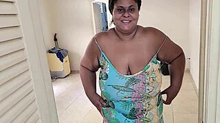 milf client pays agiota with anal in hospital