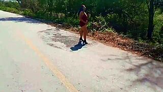 i flash natural tits on cancun streets