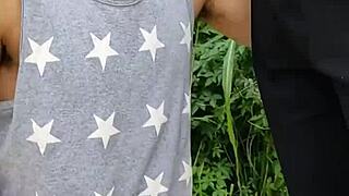 mamou o agricultor dotado no meio da ração e seu amigo filmou tudo