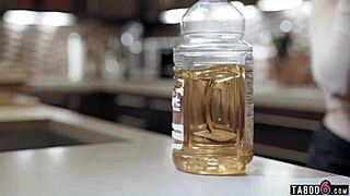 Babysitter fucks while talking to boyfriend on phone