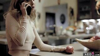 Babysitter fucks while talking to boyfriend on phone